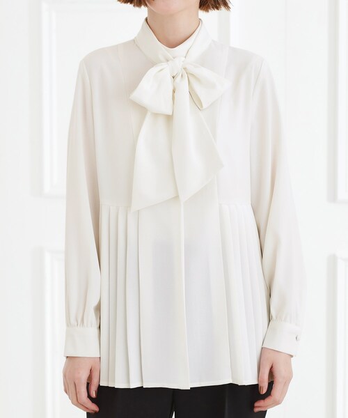grove（グローブ）の「【マシンウォッシュ/防シワ/UVカット】裾プリーツ取り外しボウタイブラウス（シャツ/ブラウス・レディース・ネイビー/ブラック/オフホワイト・02/03/05/04/01）」の8枚目の写真