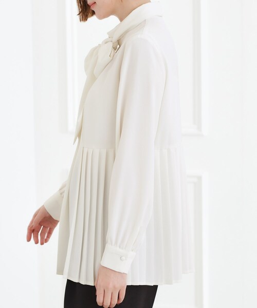 grove（グローブ）の「【マシンウォッシュ/防シワ/UVカット】裾プリーツ取り外しボウタイブラウス（シャツ/ブラウス・レディース・ネイビー/ブラック/オフホワイト・02/03/05/04/01）」の9枚目の写真