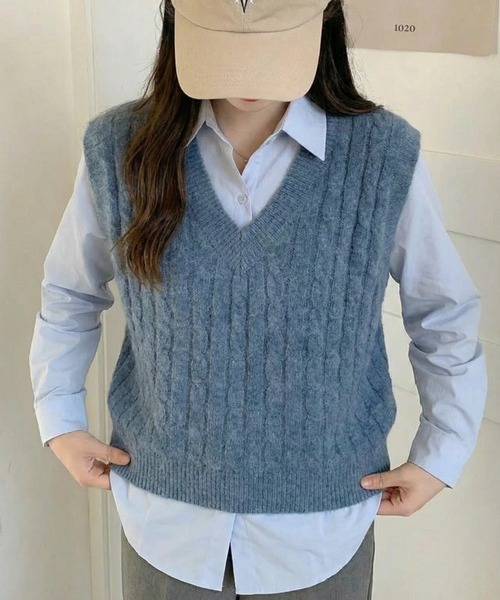 cammie(キャミー)の「ケーブルニットベスト(ベスト・レディース・ホワイト/ブラック/ブルー・F)」の3枚目の写真