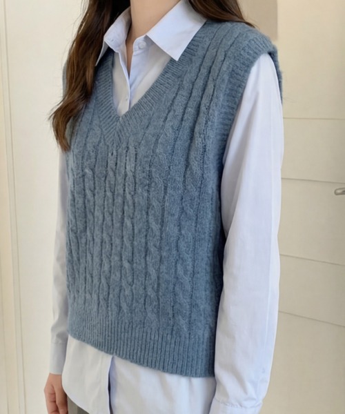cammie(キャミー)の「ケーブルニットベスト(ベスト・レディース・ホワイト/ブラック/ブルー・F)」の14枚目の写真