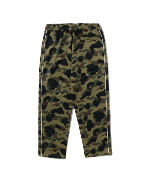 A BATHING APE（アベイシングエイプ）の「1ST CAMO A BATHING APE LOGO RELAXED FIT TRACK SWEATPANTS（その他パンツ・メンズ・イエロー/グリーン・MEDIUM/SMALL/X-LARGE）」の3枚目の写真
