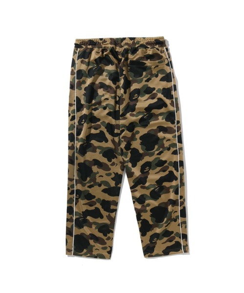 A BATHING APE（アベイシングエイプ）の「1ST CAMO A BATHING APE LOGO RELAXED FIT TRACK SWEATPANTS（その他パンツ・メンズ・イエロー/グリーン・MEDIUM/SMALL/X-LARGE）」の4枚目の写真