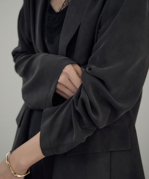 SALON adam et rope'（サロン アダム エ ロペ）の「[26SS]GENTLE SILK ジャケット / セットアップ対応・洗える（テーラードジャケット・レディース・ブラック/ベージュ系その他・FREE）」の10枚目の写真