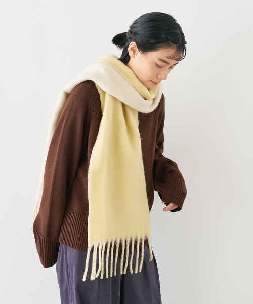 collex（コレックス）の「ソフトブークレーリバーシブルマフラー（マフラー・レディース・レモンイエロー/ネイビー・フリー）」の3枚目の写真