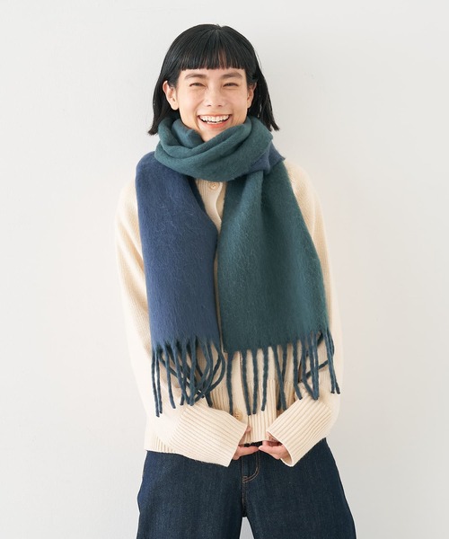 collex（コレックス）の「ソフトブークレーリバーシブルマフラー（マフラー・レディース・レモンイエロー/ネイビー・フリー）」の6枚目の写真