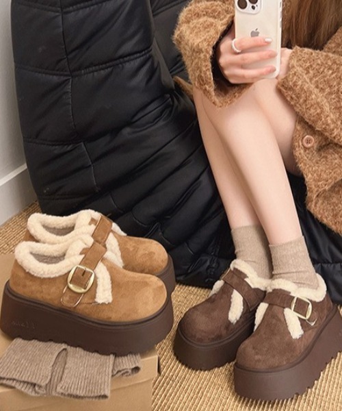Vipoa(ヴィポア)の「厚底ムートンブーツ(ブーツ・レディース・キャメル/ブラウン・LARGE/MEDIUM/SMALL)」の19枚目の写真