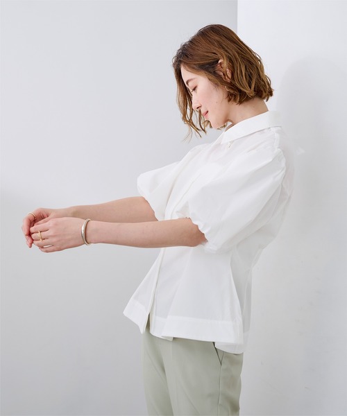 UR'S(ユアーズ)の「バルーンスリーブウエストシェイプブラウス(シャツ/ブラウス・レディース・ブラック/ネイビー/ホワイト・S/L/M)」の6枚目の写真