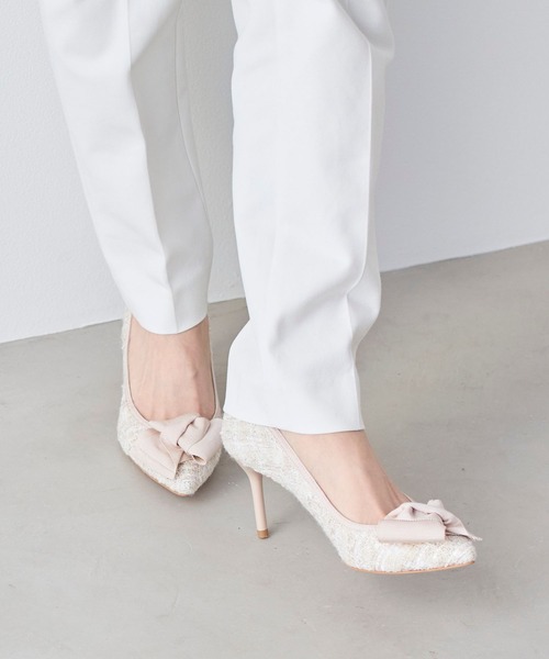 SEVEN TWELVE THIRTY(セヴントゥエルヴサーティー)の「LovelyWalkプラス ポインテッドリボンパンプス(パンプス・レディース・ブラック×ホワイト/ベージュ系その他/ブラック・22cm/22.5cm/23cm/23.5cm/24cm/24.5cm)」の1枚目の写真