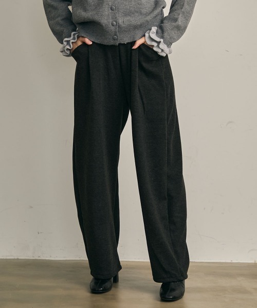 Clum(クルム)の「ストレートフィットスウェットパンツ(スウェットパンツ・レディース・ブラック/チャコールグレー・MEDIUM/SMALL)」の6枚目の写真