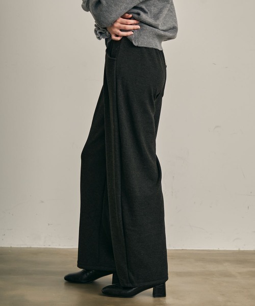 Clum(クルム)の「ストレートフィットスウェットパンツ(スウェットパンツ・レディース・ブラック/チャコールグレー・MEDIUM/SMALL)」の8枚目の写真