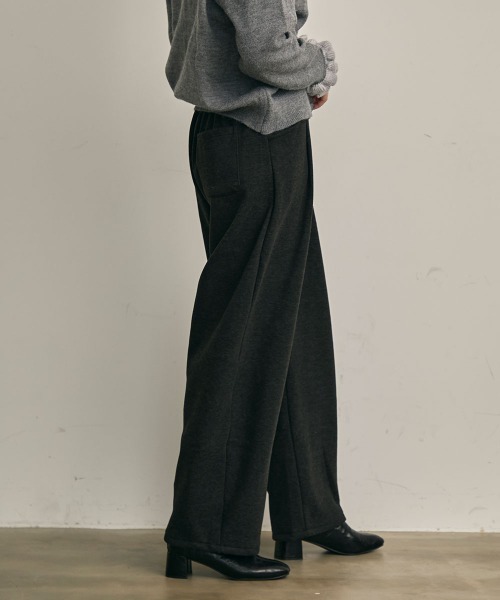 Clum(クルム)の「ストレートフィットスウェットパンツ(スウェットパンツ・レディース・ブラック/チャコールグレー・MEDIUM/SMALL)」の9枚目の写真