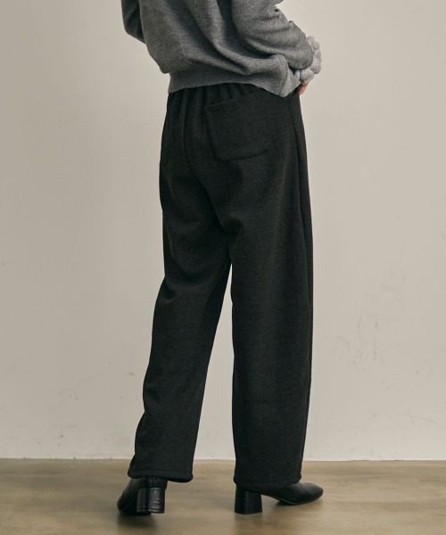 Clum(クルム)の「ストレートフィットスウェットパンツ(スウェットパンツ・レディース・ブラック/チャコールグレー・MEDIUM/SMALL)」の11枚目の写真
