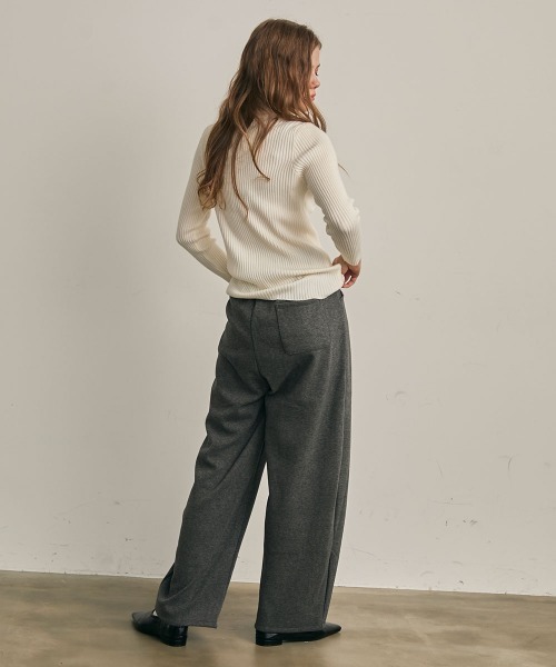 Clum(クルム)の「ストレートフィットスウェットパンツ(スウェットパンツ・レディース・ブラック/チャコールグレー・MEDIUM/SMALL)」の5枚目の写真