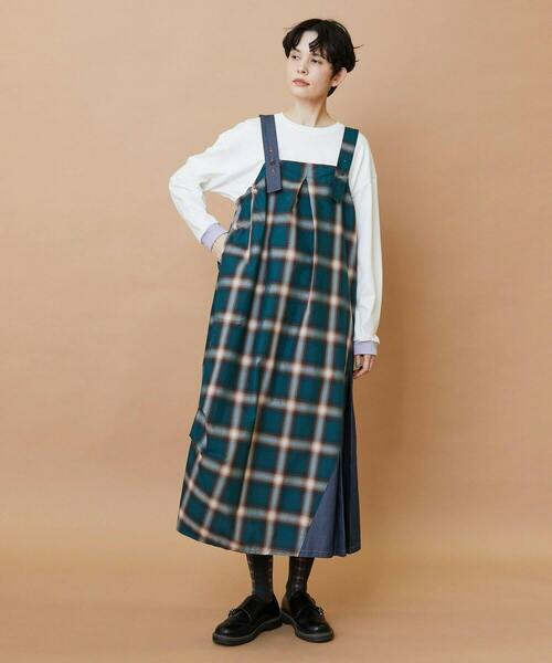 FRAPBOIS（フラボア）の「オンブレー ジャンパースカート（ジャンパースカート・レディース・ベージュ/グリーン・1/0）」の2枚目の写真