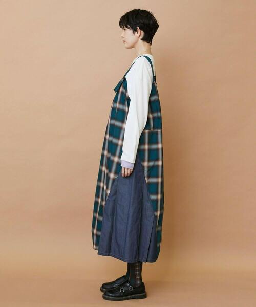 FRAPBOIS（フラボア）の「オンブレー ジャンパースカート（ジャンパースカート・レディース・ベージュ/グリーン・1/0）」の14枚目の写真