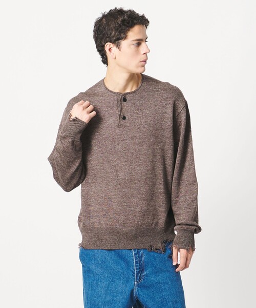 LOEFF(ロエフ)の「<LOEFF>ダメージ ヘンリーネック ニット UNISEX(ニット/セーター・レディース・ダークブラウン/ダークグレー・0/1/2)」の2枚目の写真
