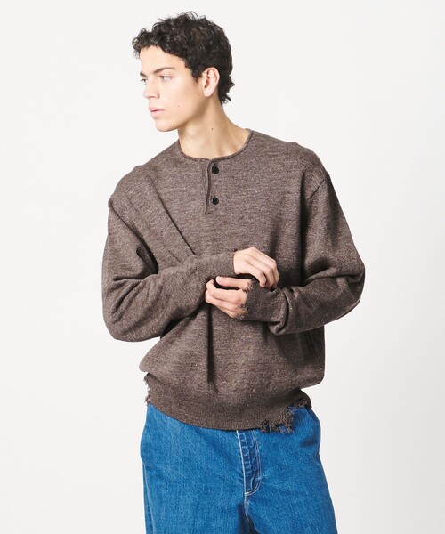 LOEFF(ロエフ)の「<LOEFF>ダメージ ヘンリーネック ニット UNISEX(ニット/セーター・レディース・ダークブラウン/ダークグレー・0/1/2)」の3枚目の写真