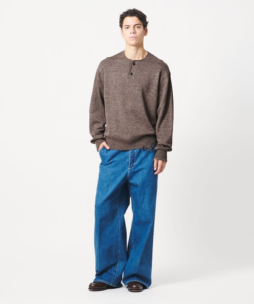 LOEFF(ロエフ)の「<LOEFF>ダメージ ヘンリーネック ニット UNISEX(ニット/セーター・レディース・ダークブラウン/ダークグレー・0/1/2)」の4枚目の写真