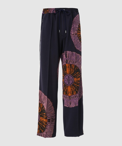 KHOKI（コッキ）の「Tie-Dye Track Pants（その他パンツ・メンズ・ネイビー/ブラック・2）」の2枚目の写真