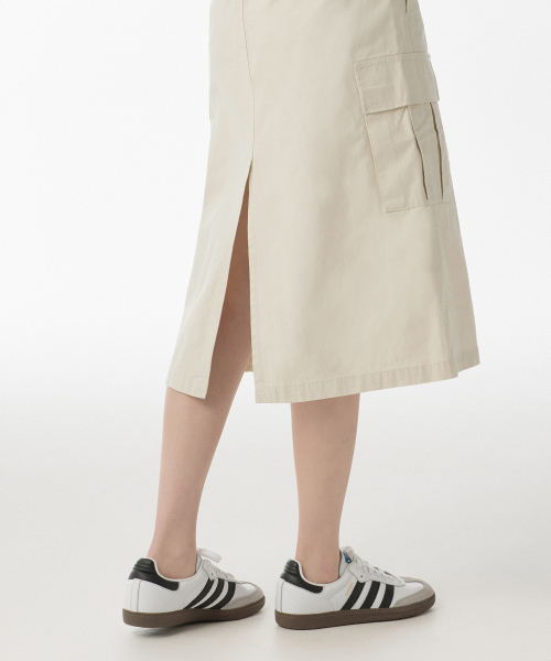 MUSINSA STANDARD WOMAN（ムシンサスタンダードウーマン）の「ウィメンズカーゴバンディングミディスカート[クリーム]（スカート・レディース・その他・SMALL/MEDIUM/LARGE/X-SMALL）」の8枚目の写真