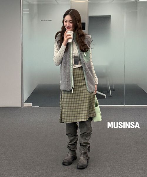 MUSINSA STANDARD WOMAN（ムシンサスタンダードウーマン）の「ウィメンズレイヤードミニスカート[ブラック]（スカート・レディース・その他・LARGE/MEDIUM/SMALL/X-SMALL）」の16枚目の写真