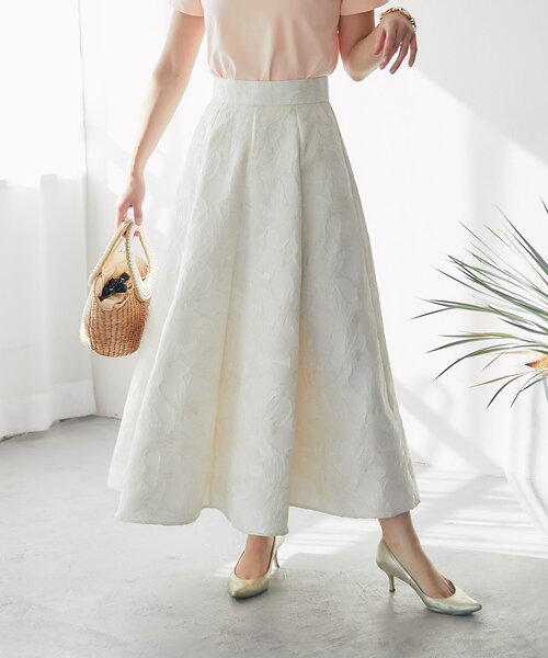 La boutique BonBon（ラブティックボンボン）の「【最強着映え】お花ジャガードスカート（スカート・レディース・サックスブルー/ホワイト/イエロー・36/38）」の4枚目の写真