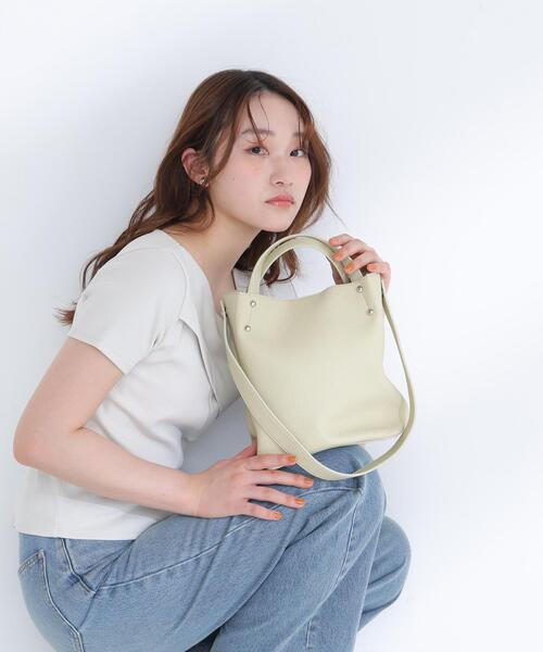 NATURAL BEAUTY BASIC（ナチュラルビューティーベーシック）の「◇ソフトシュリンク2wayショルダーバッグ（ショルダーバッグ・レディース・ベージュ/レッド・ﾌﾘ-）」の3枚目の写真