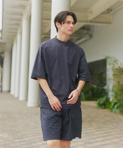 MAISON CLUB(メゾンクラブ)の「【MAISON CLUB】TACTICAL MOCK NECK TEE / タクティカルモックネックTシャツ 水陸両用/ストレッチ素材/速乾/UVカット/水着(Tシャツ/カットソー・メンズ・グレー/ブラック・L/M)」の5枚目の写真