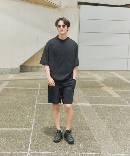 MAISON CLUB(メゾンクラブ)の「【MAISON CLUB】TACTICAL MOCK NECK TEE / タクティカルモックネックTシャツ 水陸両用/ストレッチ素材/速乾/UVカット/水着(Tシャツ/カットソー・メンズ・グレー/ブラック・L/M)」の4枚目の写真