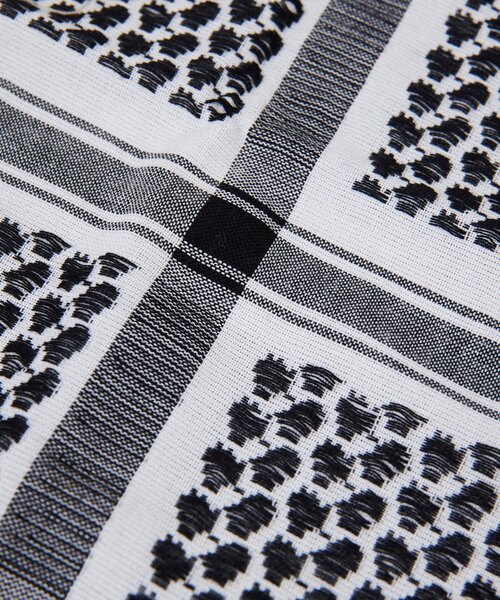 GALLARDAGALANTE（ガリャルダガランテ）の「コットンスクエアジャガードストール（マフラー・レディース・オレンジ/ブラック・FREE）」の4枚目の写真