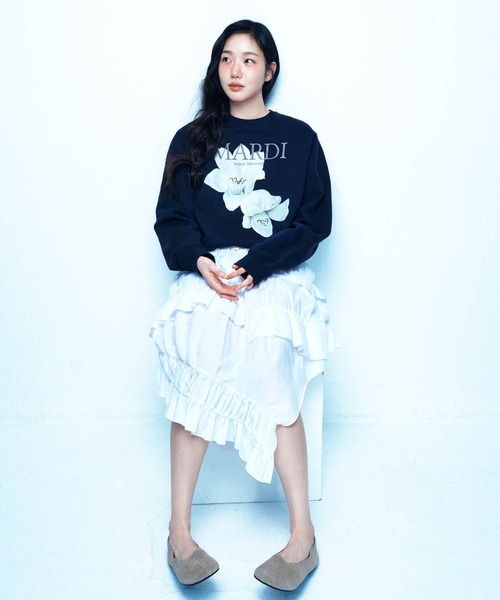 Mardi Mercredi(マルディメクルディ)の「SWEATSHIRT RAGLAN LILIES / スウェット シャツ ラグラン リリー(スウェット・レディース・ネイビー/オートミール・FREE)」の12枚目の写真