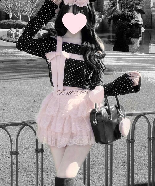 OLIVE des OLIVE（オリーブデオリーブ）の「【インフルエンサー企画】miko present ribbon tops（Tシャツ/カットソー・レディース・ピンク/ブラック・FREE）」の2枚目の写真