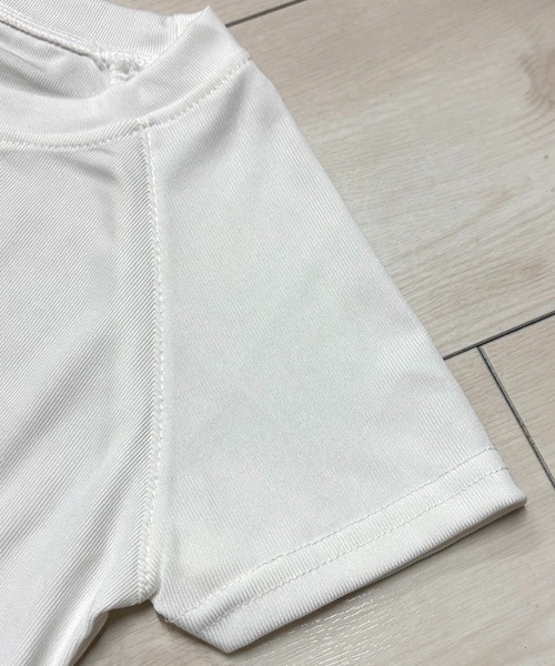 NANEA（ナネア）の「メタリックロゴ クロップドTシャツ（Tシャツ/カットソー・レディース・ホワイト/ブラック・SMALL）」の15枚目の写真
