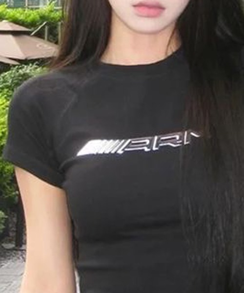 NANEA（ナネア）の「メタリックロゴ クロップドTシャツ（Tシャツ/カットソー・レディース・ホワイト/ブラック・SMALL）」の22枚目の写真