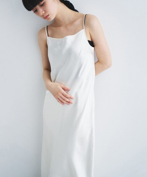 CODE A（コードエー）の「satin cami dress（ワンピース・レディース・ブラック/ライトグレー/ホワイト・00）」の9枚目の写真