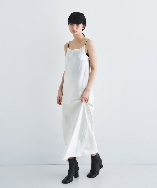 CODE A（コードエー）の「satin cami dress（ワンピース・レディース・ブラック/ライトグレー/ホワイト・00）」の10枚目の写真