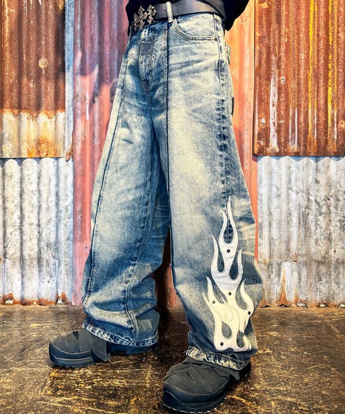 SUPPLIER（サプライヤー）の「デニムパンツ｜Fire Tribal Leather Patch Baggy Denim｜SUPPLIER（デニムパンツ・メンズ・ブラック/ブルー・X-LARGE/LARGE/MEDIUM/SMALL）」の2枚目の写真