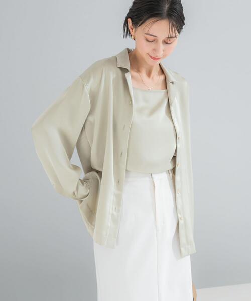 URBAN RESEARCH ROSSO WOMEN（アーバンリサーチ　ロッソ）の「オープンカラーヴィンテージシルキーサテンブラウス（シャツ/ブラウス・レディース・ベージュ系その他/オフホワイト・FREE）」の2枚目の写真