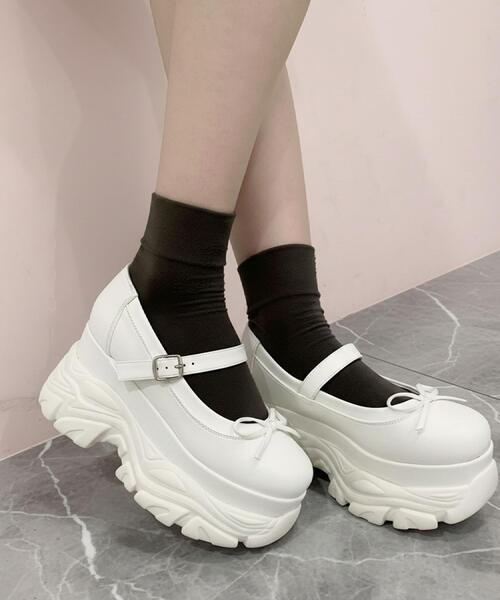 cs T&P(シーエスティーアンドピー)の「厚底ストラップリボンパンプス(パンプス・レディース・ブラック/アイボリー・L/LL/S/M)」の2枚目の写真