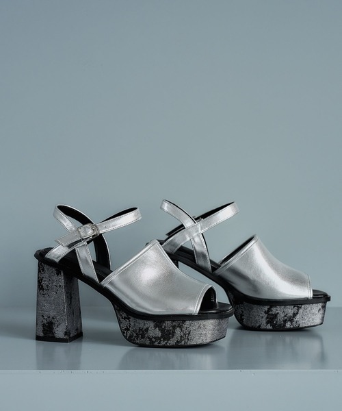 HARE（ハレ）の「ガラソールチャンキーサンダル(HARE)（サンダル・レディース・ブラック系その他/ブラック/シルバー・SMALL/MEDIUM/LARGE）」の3枚目の写真