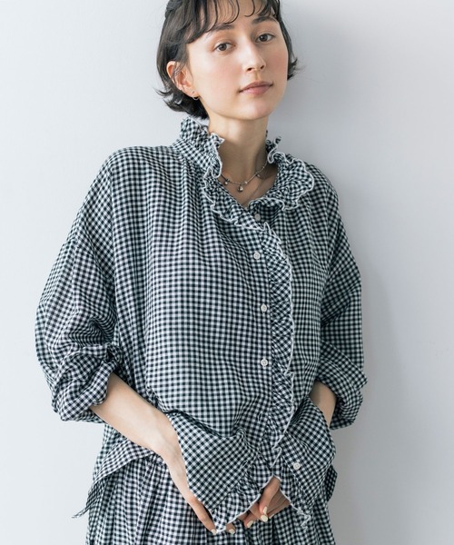 studio CLIP(スタディオクリップ)の「《natural by clip》リネン混チェックフリルブラウス(シャツ/ブラウス・レディース・ブルー/ブラック/その他1・FREE)」の2枚目の写真