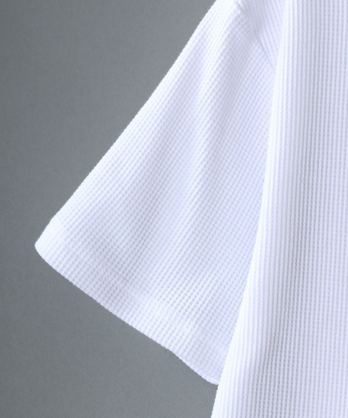 SITRY（シトリー）の「Embroidery Henly Neck T-Shirt/ワンポイント刺繍 サーマル ワッフル ヘンリーネック 半袖Tシャツ レディース メンズ（Tシャツ/カットソー・メンズ・ブラック/ホワイト・M/L/S）」の7枚目の写真