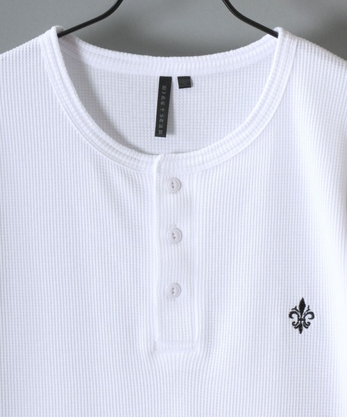 SITRY（シトリー）の「Embroidery Henly Neck T-Shirt/ワンポイント刺繍 サーマル ワッフル ヘンリーネック 半袖Tシャツ レディース メンズ（Tシャツ/カットソー・メンズ・ブラック/ホワイト・M/L/S）」の6枚目の写真