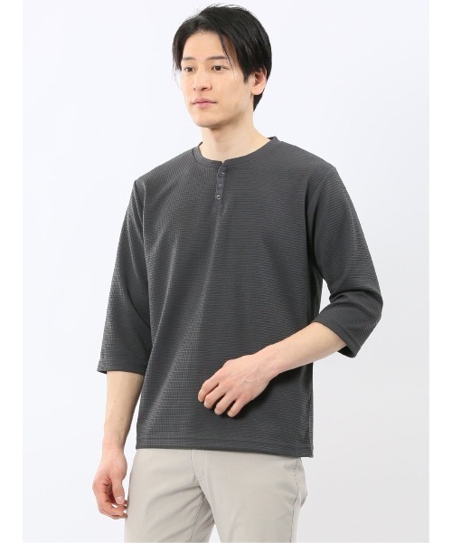 m.f.editorial(エムエフエディトリアル)の「【ストレッチ 無地 インナー】m.f.エディトリアル メンズ ワッフル ヘンリーネック 7分袖 Tシャツ(Tシャツ/カットソー・メンズ・グレー系その他2/ホワイト・MEDIUM/LARGE/X-LARGE)」の2枚目の写真