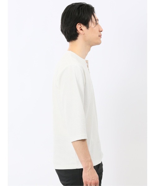m.f.editorial(エムエフエディトリアル)の「【ストレッチ 無地 インナー】m.f.エディトリアル メンズ ワッフル ヘンリーネック 7分袖 Tシャツ(Tシャツ/カットソー・メンズ・グレー系その他2/ホワイト・MEDIUM/LARGE/X-LARGE)」の6枚目の写真