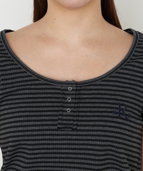 RAY CASSIN(レイカズン)の「【無地 / ボーダー】胸刺繍Uネックヘンリー半袖Tシャツ(Tシャツ/カットソー・レディース・ブラック/グレー系その他2/ホワイト/ホワイト系その他・FREE)」の18枚目の写真