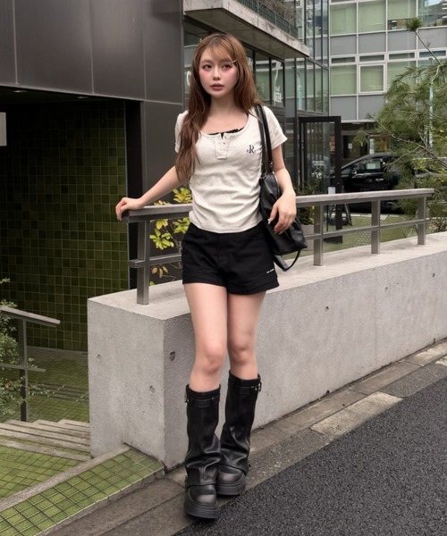 RAY CASSIN（レイカズン）の「【無地 / ボーダー】胸刺繍Uネックヘンリー半袖Tシャツ（Tシャツ/カットソー・レディース・ブラック/グレー系その他2/ホワイト/ホワイト系その他・FREE）」の5枚目の写真