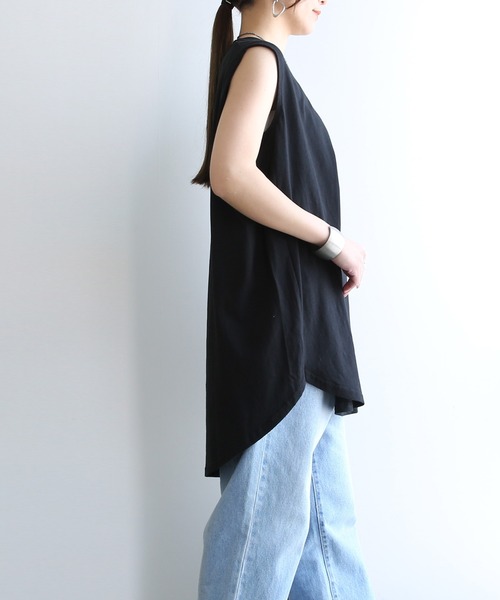 and it_(アンドイット)の「ノースリーブ チュニック(Tシャツ/カットソー・レディース・オフホワイト/ブラック/ブラウン・M)」の22枚目の写真