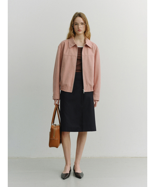 DUNST（ダンスト）の「UNISEX ALTER-SUEDE COLLARED BLOUSON_UDJU6A107_SOFT PINK（ブルゾン・レディース・ライトピンク・X-SMALL/SMALL/MEDIUM/LARGE）」の2枚目の写真