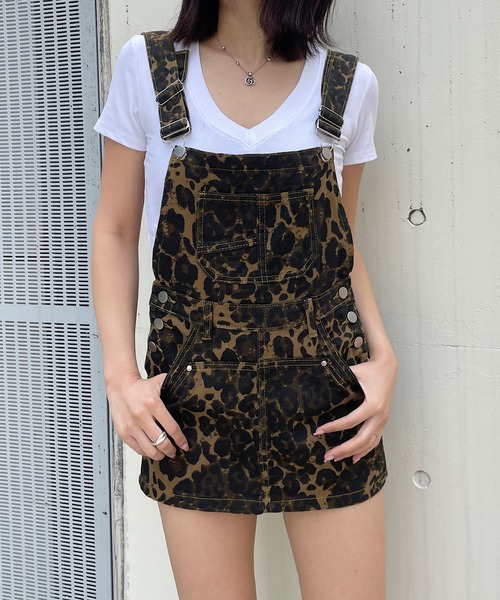 ROGER AND RAW(ロジャーアンドロウ)の「レオパード柄 サロペット ショートパンツ(サロペット/オーバーオール・レディース・レオパード・FREE)」の3枚目の写真